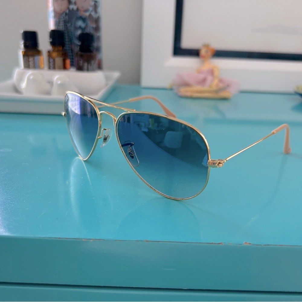 Ray-Ban Blue Gradient Sunglasses (aviator)